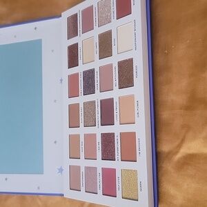 NIB Ciate London I Am Woman 24 Shade Eyeshadow Palette